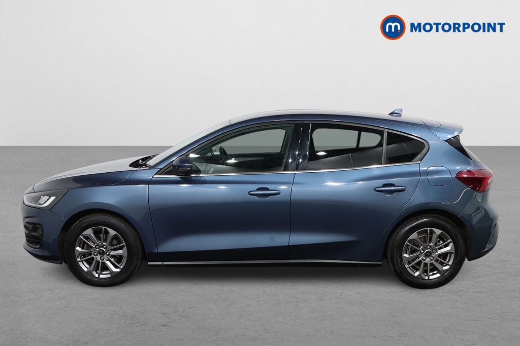 Ford Focus Titanium Manual Petrol-Electric Hybrid Hatchback - Stock Number (1540802) - Passenger side