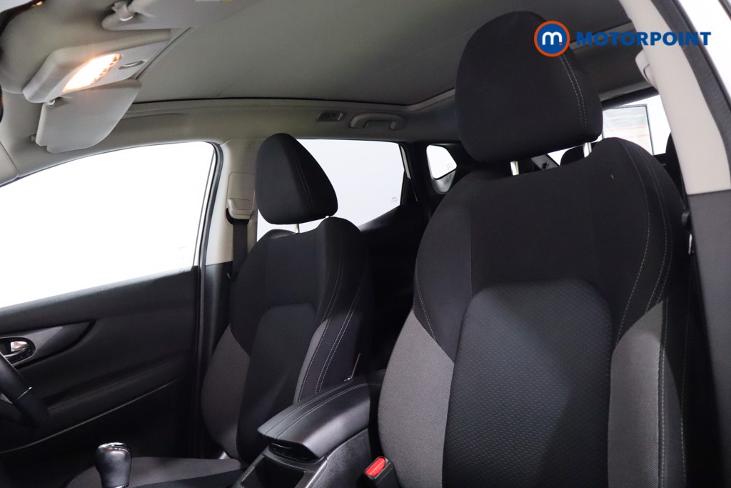 Nissan Qashqai N-Connecta Manual Petrol SUV - Stock Number (1540818) - 4th supplementary image
