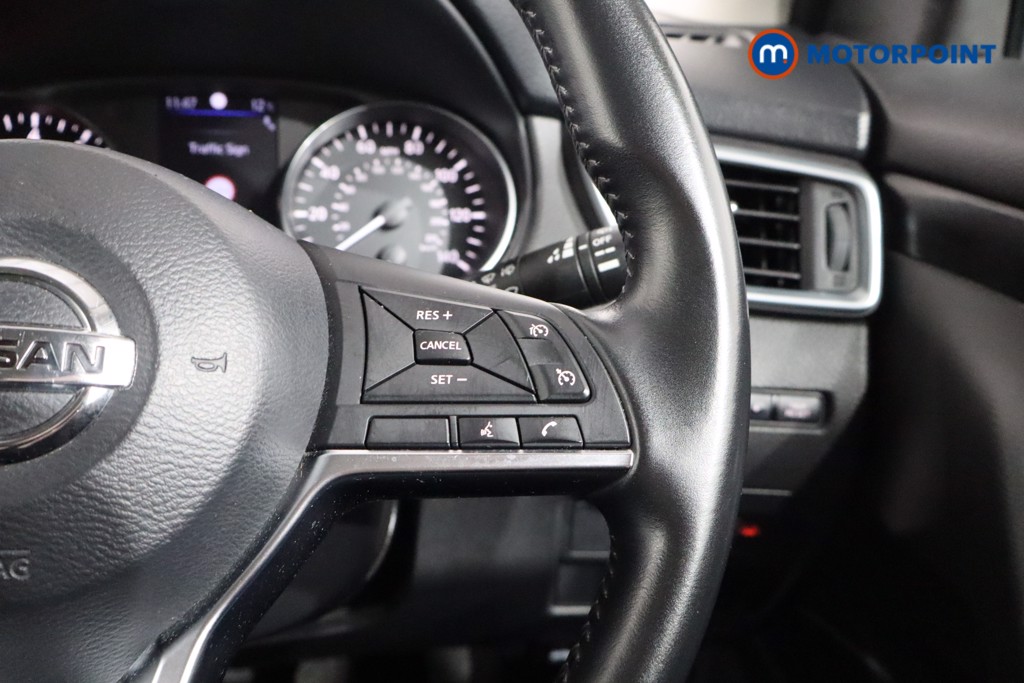 Nissan Qashqai N-Connecta Manual Petrol SUV - Stock Number (1540818) - 8th supplementary image