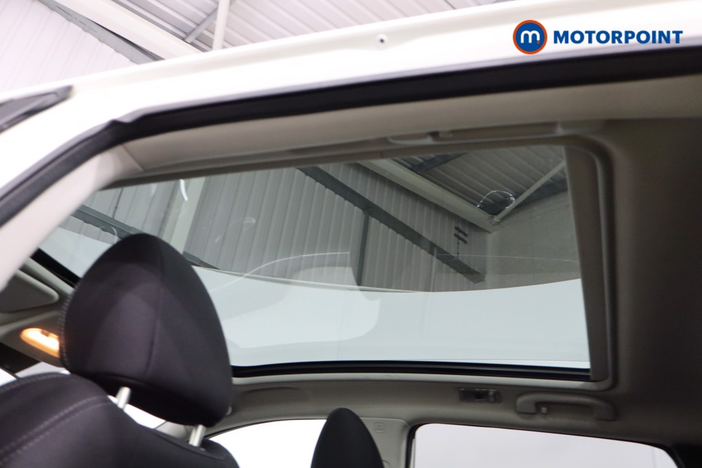 Nissan Qashqai N-Connecta Manual Petrol SUV - Stock Number (1540818) - 18th supplementary image