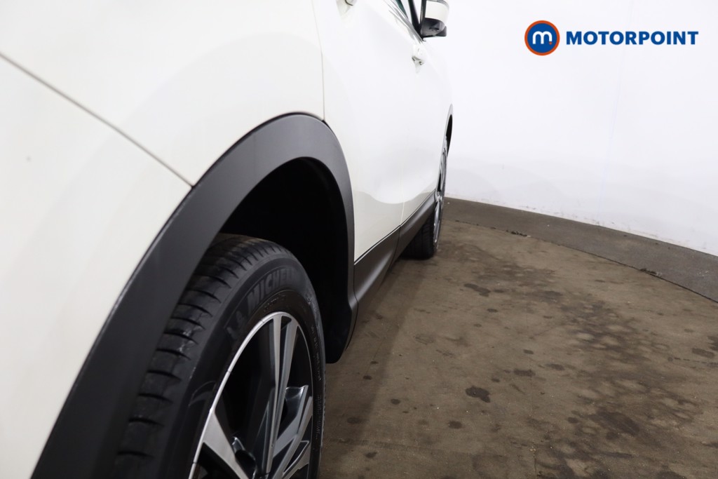 Nissan Qashqai N-Connecta Manual Petrol SUV - Stock Number (1540818) - 24th supplementary image