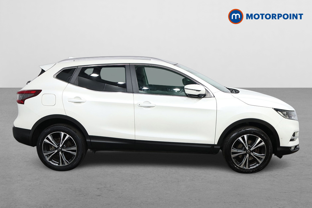 Nissan Qashqai N-Connecta Manual Petrol SUV - Stock Number (1540818) - Drivers side