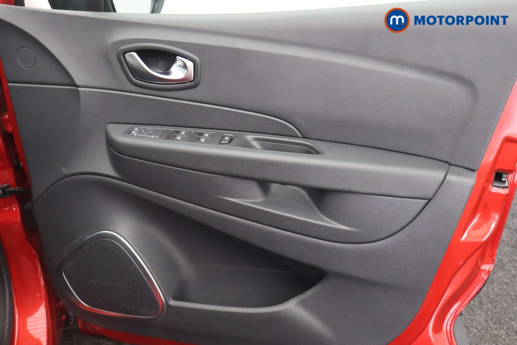 Renault Captur Iconic Automatic Diesel SUV - Stock Number (1541285) - 14th supplementary image