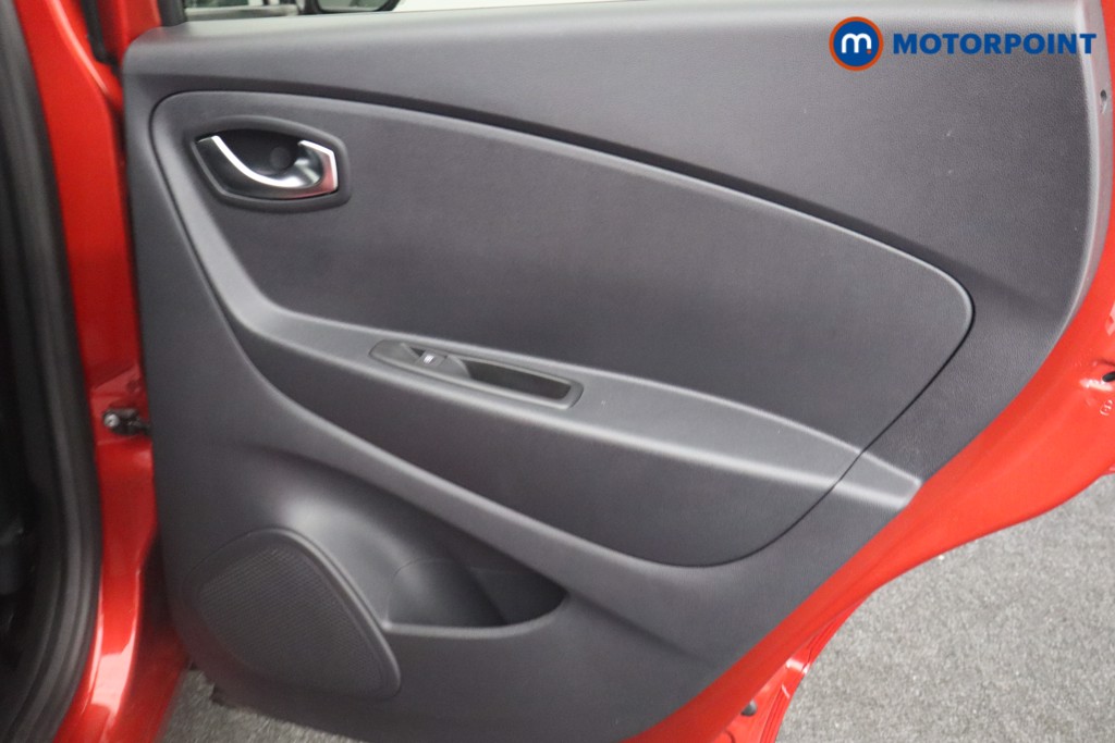 Renault Captur Iconic Automatic Diesel SUV - Stock Number (1541285) - 15th supplementary image