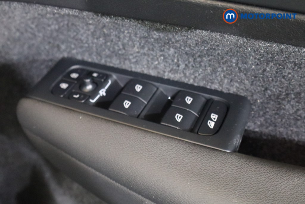 Volvo Xc40 Core Automatic Petrol SUV - Stock Number (1542965) - 6th supplementary image