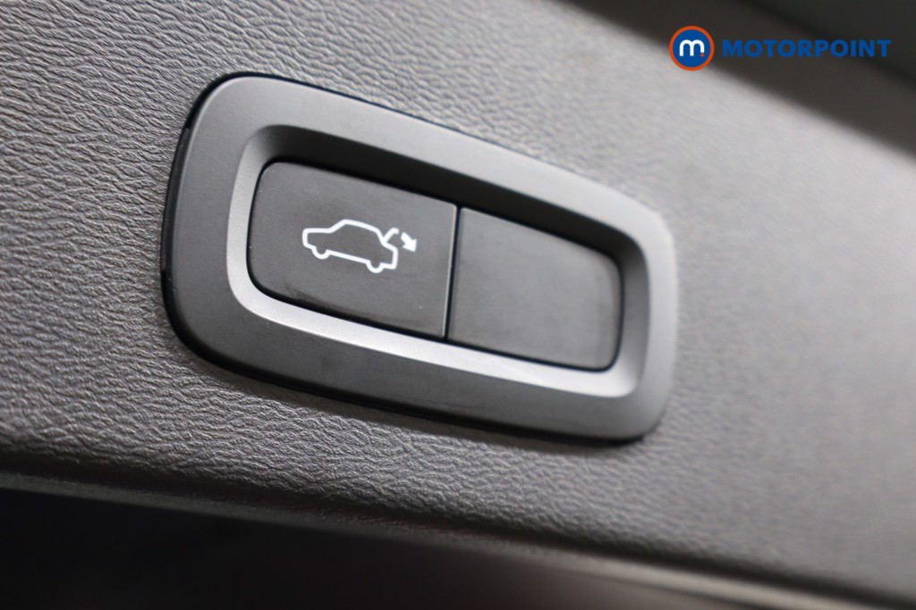 Volvo Xc40 Core Automatic Petrol SUV - Stock Number (1542965) - 14th supplementary image