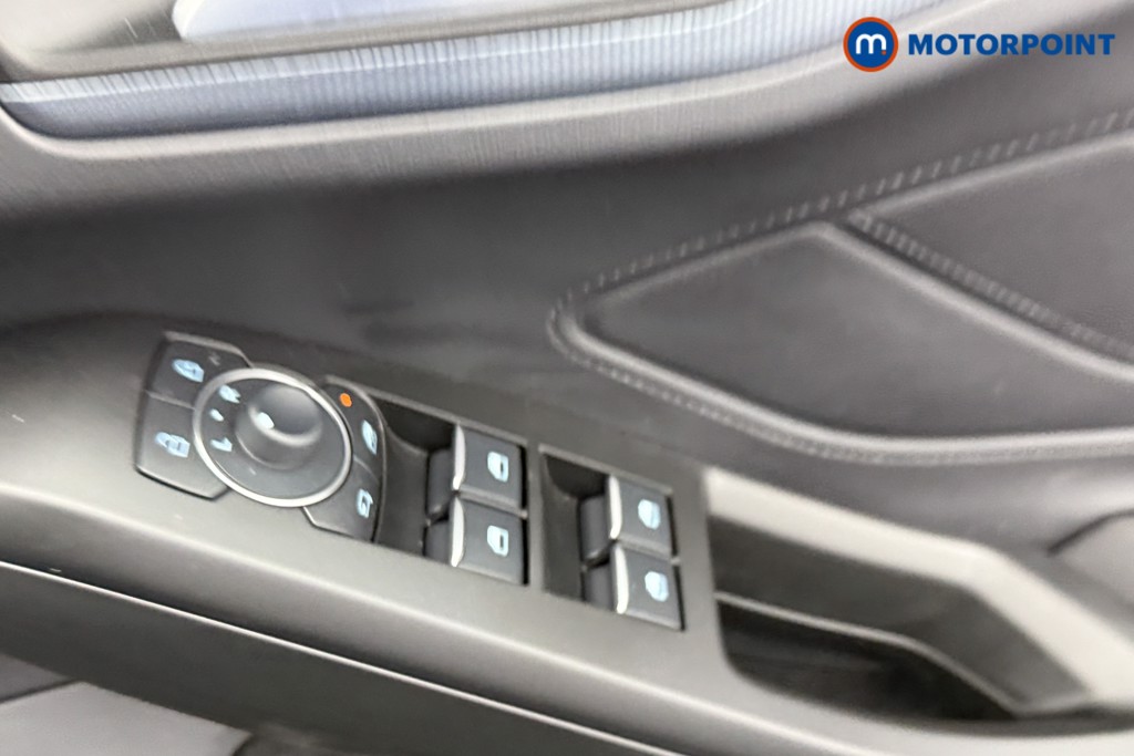 Ford Focus Active X Automatic Petrol-Electric Hybrid Estate - Stock Number (1543227) - 16th supplementary image