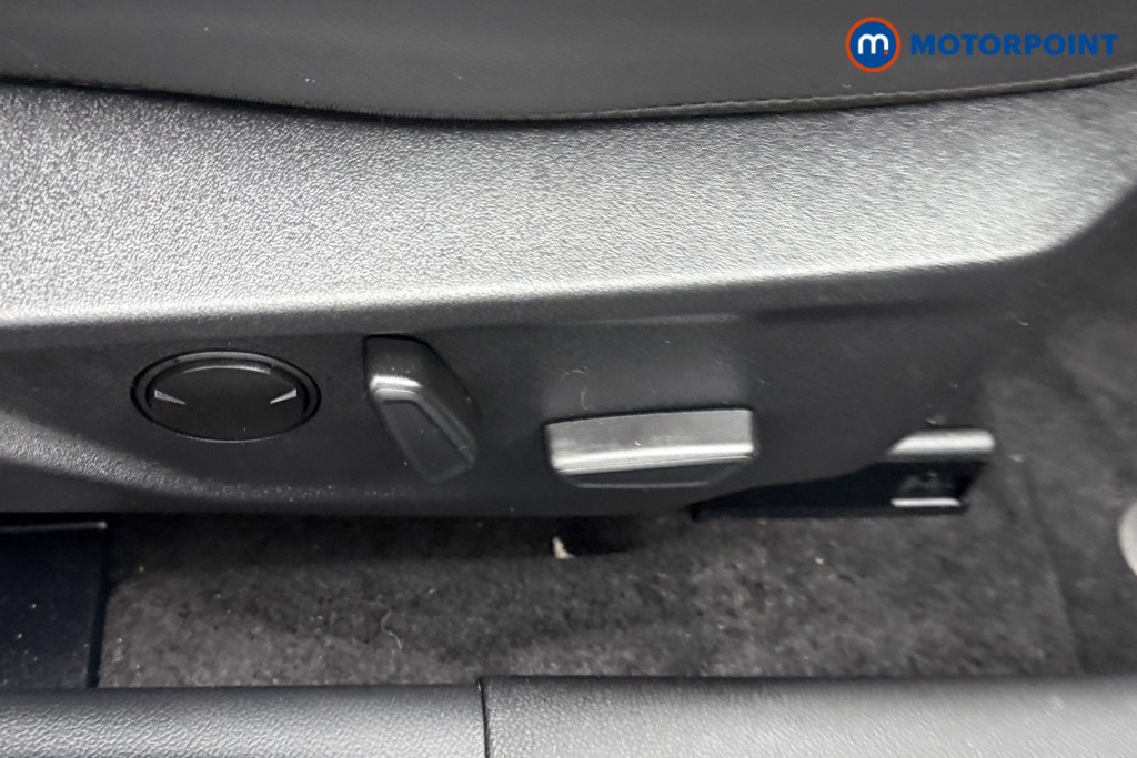 Ford Focus Active X Automatic Petrol-Electric Hybrid Estate - Stock Number (1543227) - 18th supplementary image