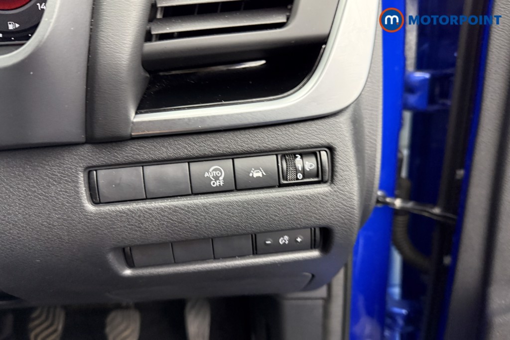 Nissan Qashqai N-Connecta Manual Petrol SUV - Stock Number (1543708) - 15th supplementary image