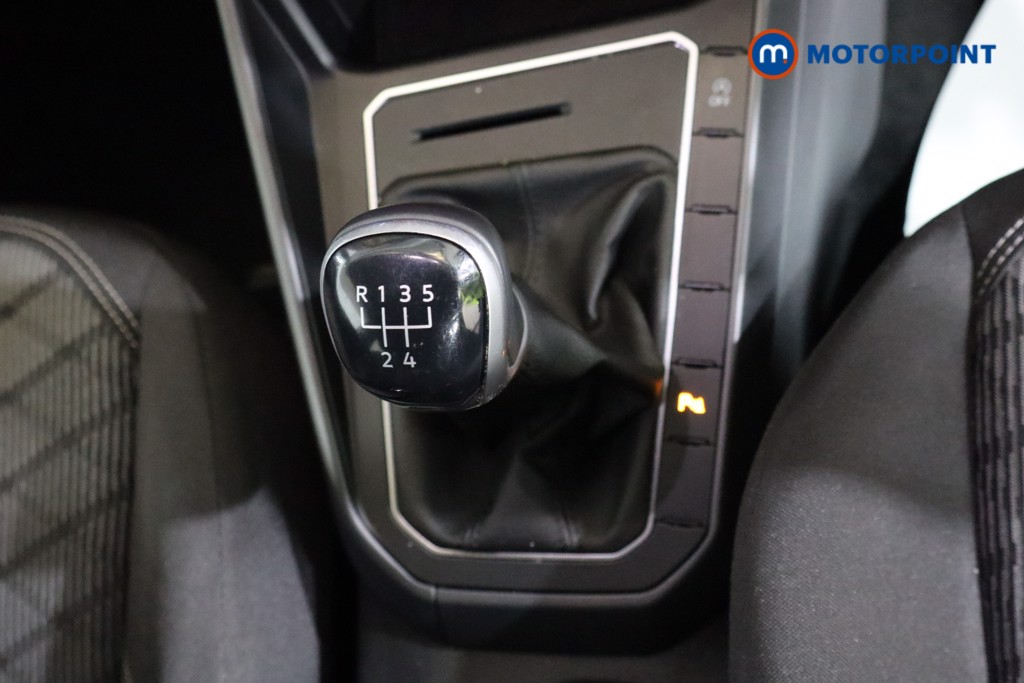 Volkswagen Polo R-Line Manual Petrol Hatchback - Stock Number (1543964) - 5th supplementary image