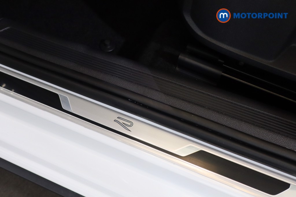 Volkswagen Polo R-Line Manual Petrol Hatchback - Stock Number (1543964) - 11th supplementary image