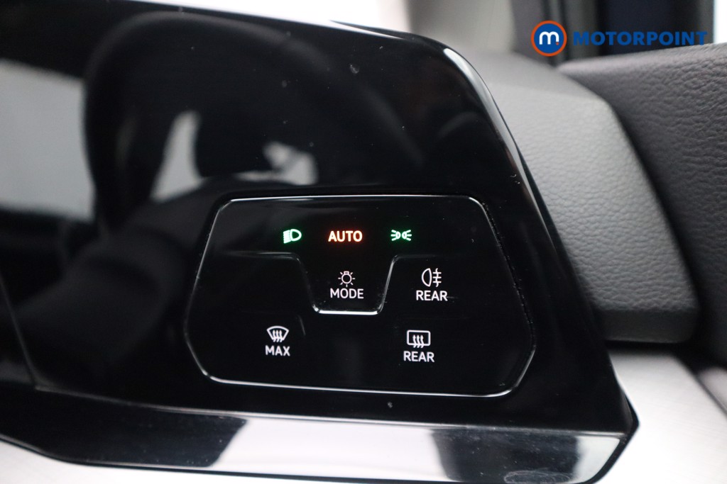 Volkswagen Golf Life Automatic Diesel Hatchback - Stock Number (1527926) - 16th supplementary image