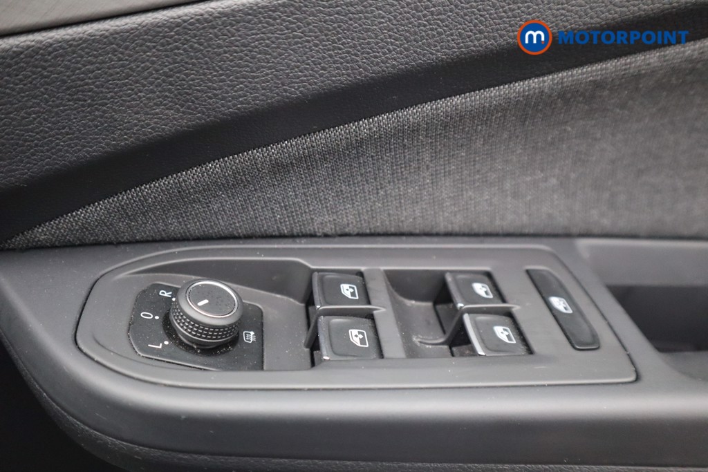Volkswagen Golf Life Automatic Diesel Hatchback - Stock Number (1527926) - 18th supplementary image