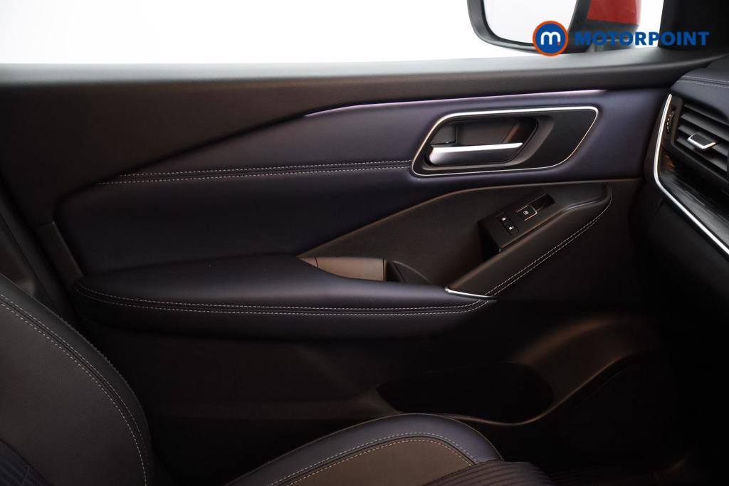 Nissan Qashqai Tekna Manual Petrol SUV - Stock Number (1529265) - 8th supplementary image