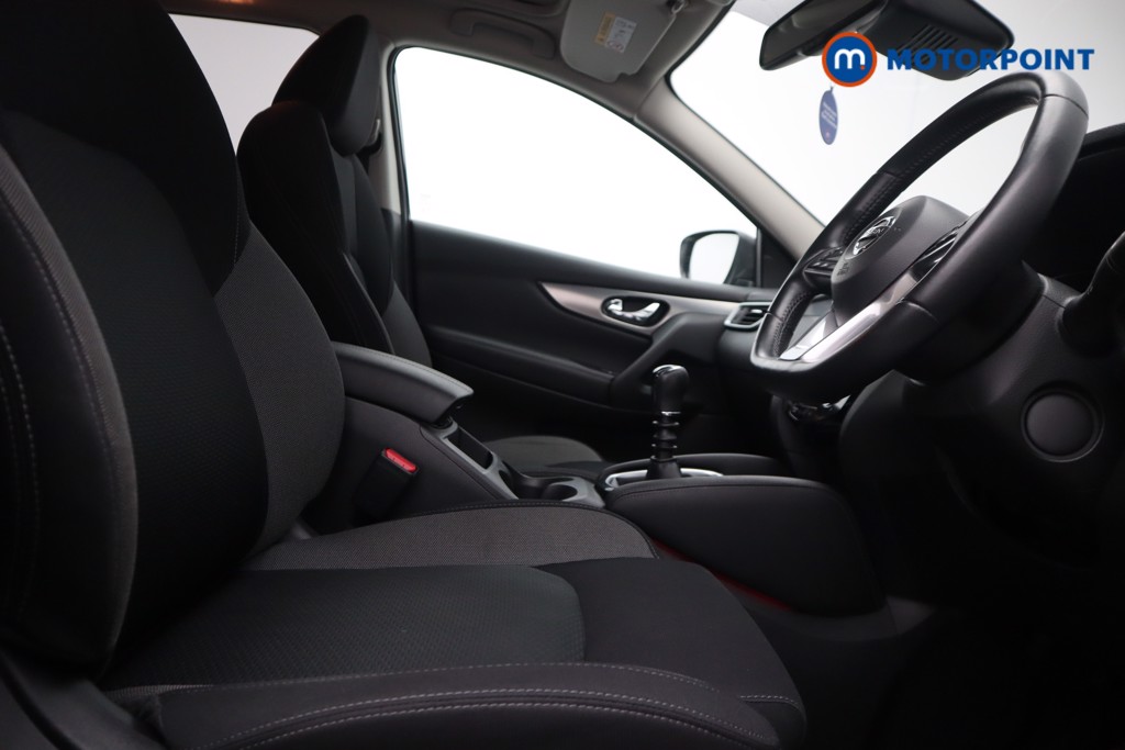 Nissan Qashqai N-Connecta Manual Diesel SUV - Stock Number (1532636) - 8th supplementary image