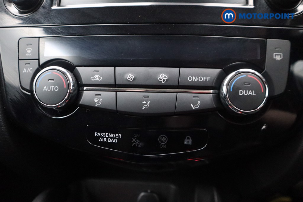 Nissan Qashqai N-Connecta Manual Diesel SUV - Stock Number (1532636) - 16th supplementary image