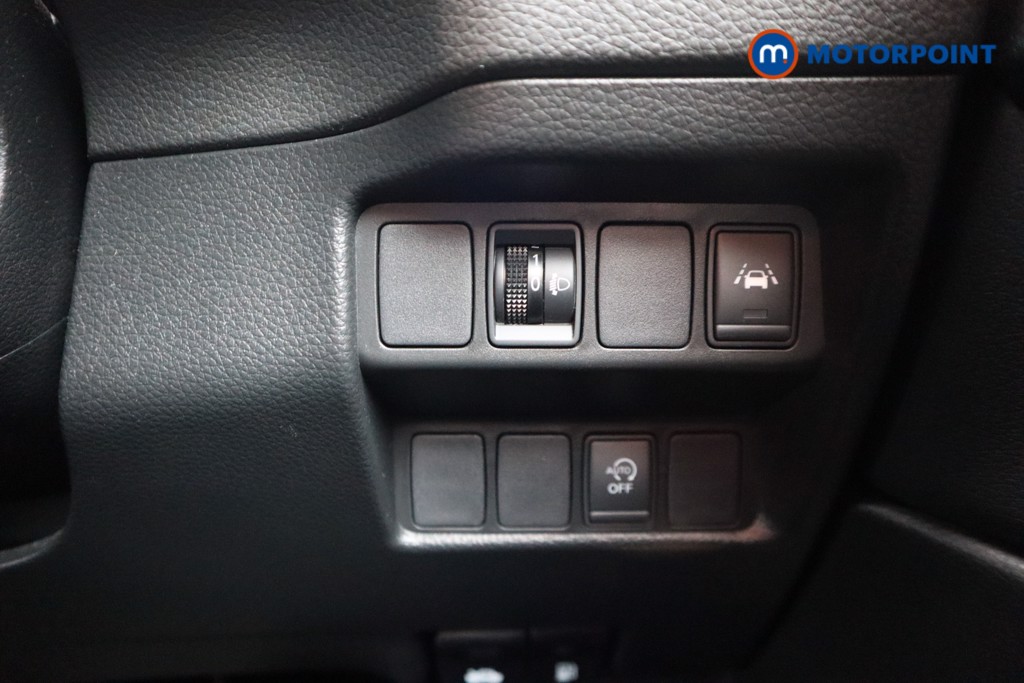 Nissan Qashqai N-Connecta Manual Diesel SUV - Stock Number (1532636) - 17th supplementary image