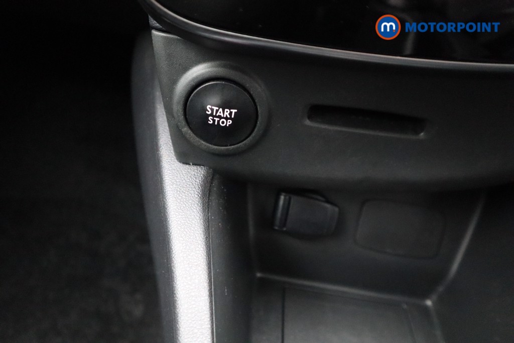 Renault Clio Play Manual Petrol Hatchback - Stock Number (1533493) - 7th supplementary image