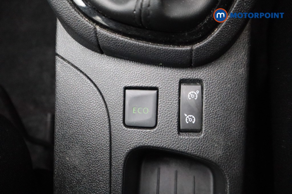Renault Clio Play Manual Petrol Hatchback - Stock Number (1533493) - 9th supplementary image