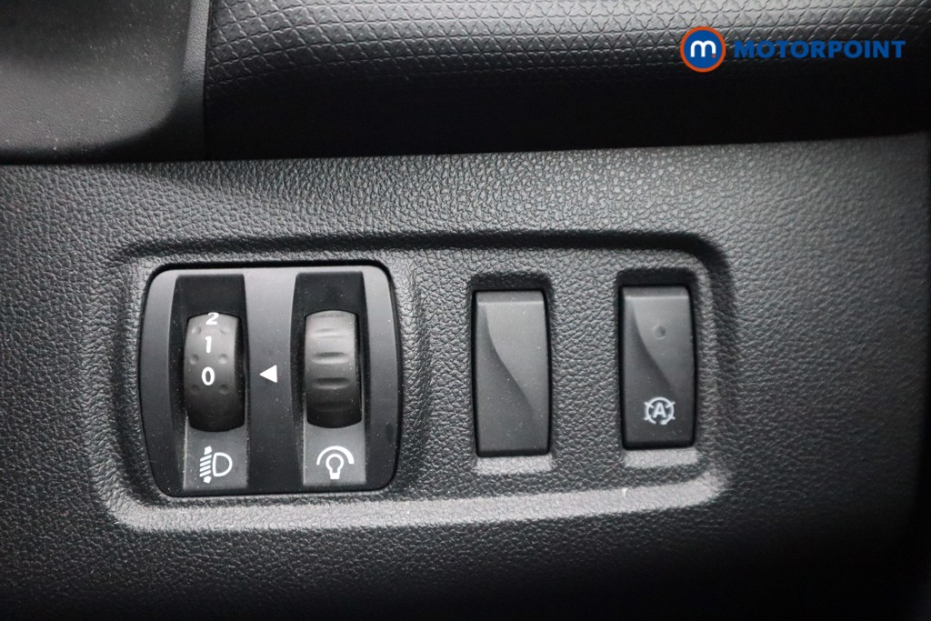 Renault Clio Play Manual Petrol Hatchback - Stock Number (1533493) - 13th supplementary image