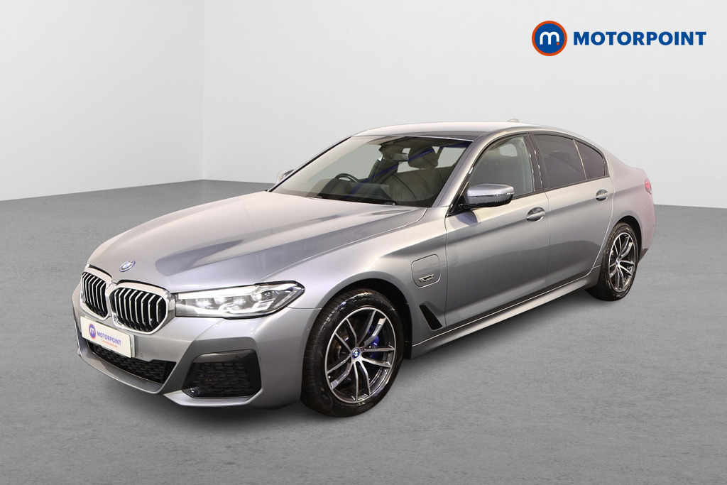 BMW 5 Series M Sport Automatic Petrol Plug-In Hybrid Saloon - Stock Number (1533827) - Passenger side front corner