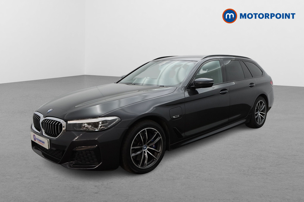 BMW 5 Series M Sport Automatic Petrol Plug-In Hybrid Estate - Stock Number (1536117) - Passenger side front corner