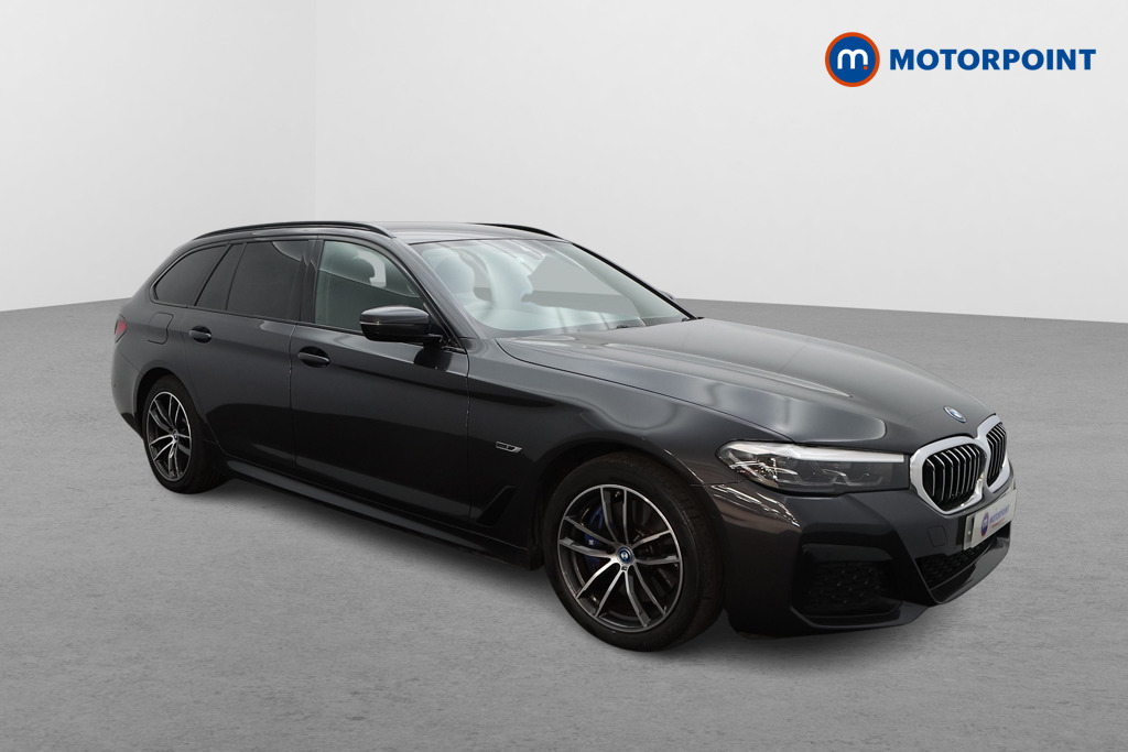 BMW 5 Series M Sport Automatic Petrol Plug-In Hybrid Estate - Stock Number (1536117) - Drivers side front corner