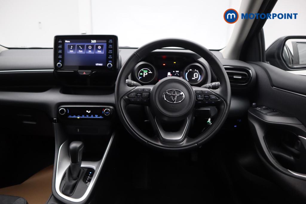 Toyota Yaris Design Automatic Petrol-Electric Hybrid Hatchback - Stock Number (1536996) - 2nd supplementary image
