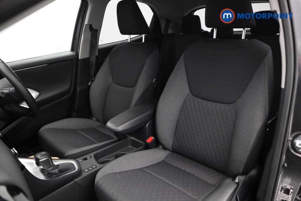 Toyota Yaris Design Automatic Petrol-Electric Hybrid Hatchback - Stock Number (1536996) - 3rd supplementary image