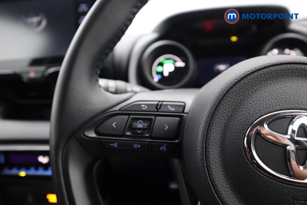 Toyota Yaris Design Automatic Petrol-Electric Hybrid Hatchback - Stock Number (1536996) - 7th supplementary image