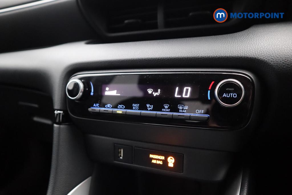 Toyota Yaris Design Automatic Petrol-Electric Hybrid Hatchback - Stock Number (1536996) - 13th supplementary image