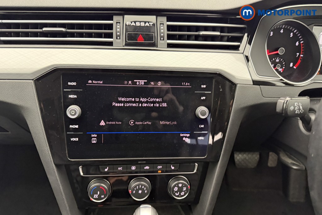 Volkswagen Passat SEL Automatic Petrol Estate - Stock Number (1537165) - 2nd supplementary image