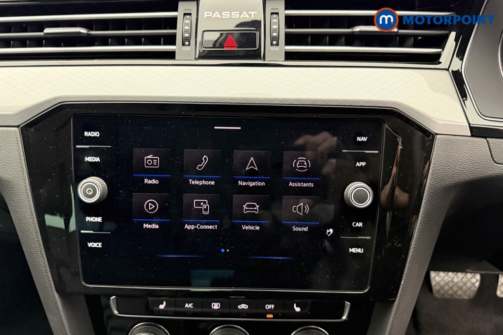 Volkswagen Passat SEL Automatic Petrol Estate - Stock Number (1537165) - 11th supplementary image
