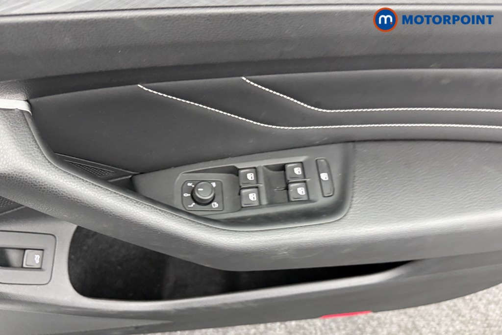 Volkswagen Passat SEL Automatic Petrol Estate - Stock Number (1537165) - 17th supplementary image