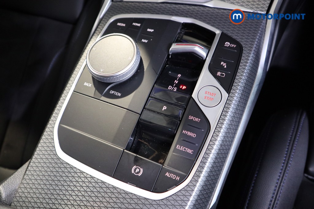 BMW 3 Series M Sport Automatic Petrol Plug-In Hybrid Estate - Stock Number (1539978) - 9th supplementary image