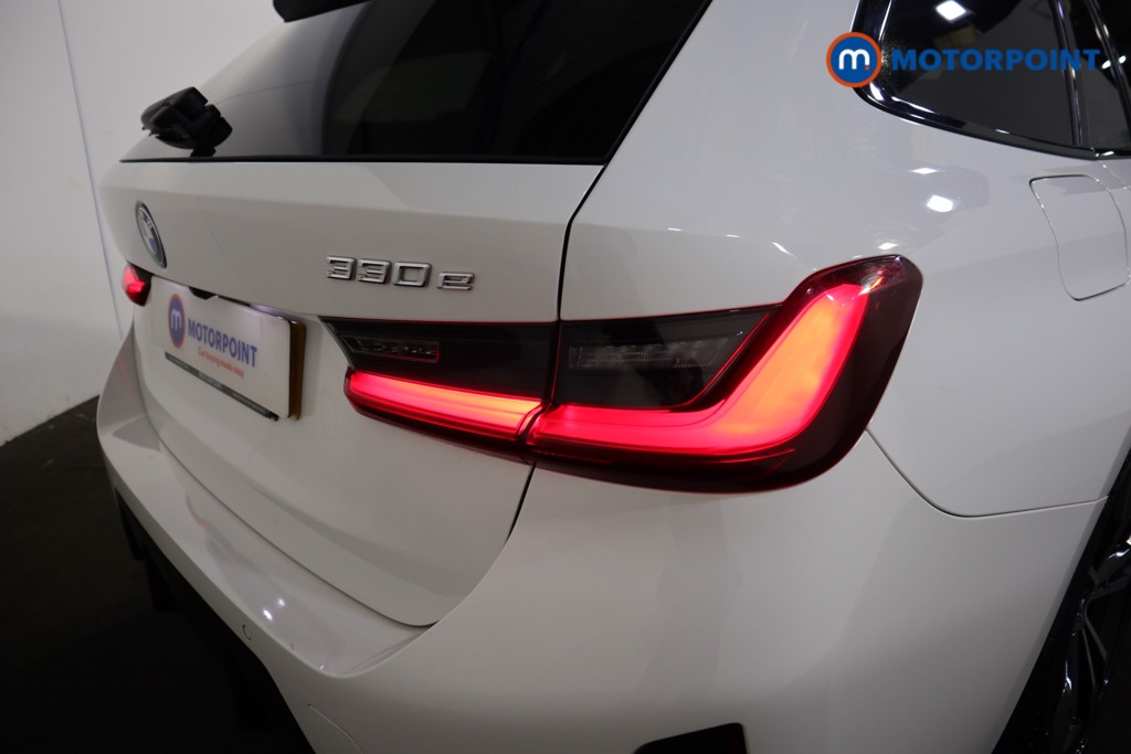 BMW 3 Series M Sport Automatic Petrol Plug-In Hybrid Estate - Stock Number (1539978) - 25th supplementary image