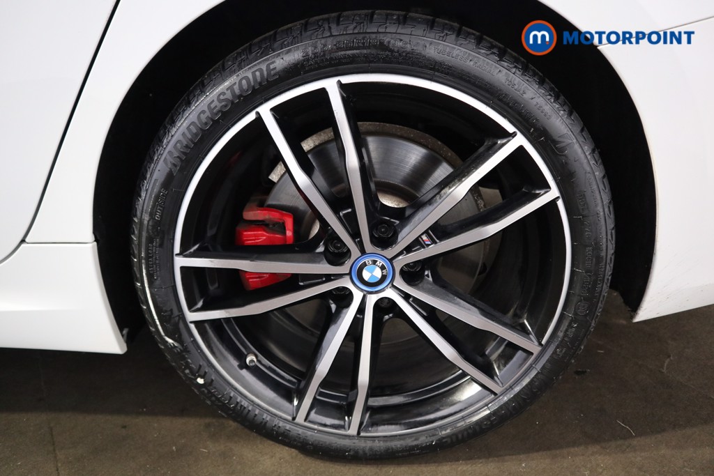 BMW 3 Series M Sport Automatic Petrol Plug-In Hybrid Estate - Stock Number (1539982) - 21st supplementary image