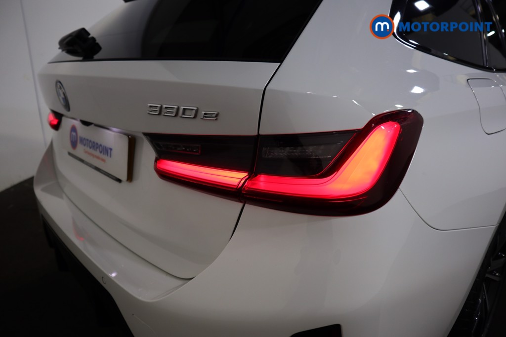 BMW 3 Series M Sport Automatic Petrol Plug-In Hybrid Estate - Stock Number (1539982) - 25th supplementary image