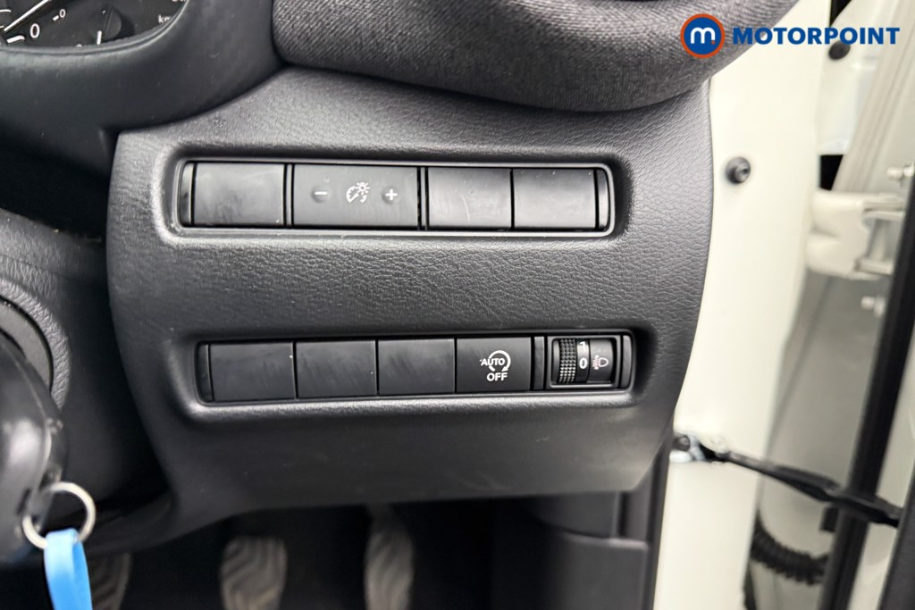 Nissan Juke Acenta Premium Manual Petrol SUV - Stock Number (1540411) - 13th supplementary image