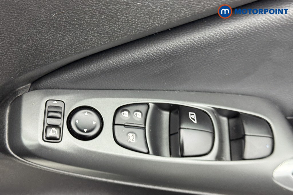 Nissan Juke Acenta Premium Manual Petrol SUV - Stock Number (1540411) - 14th supplementary image