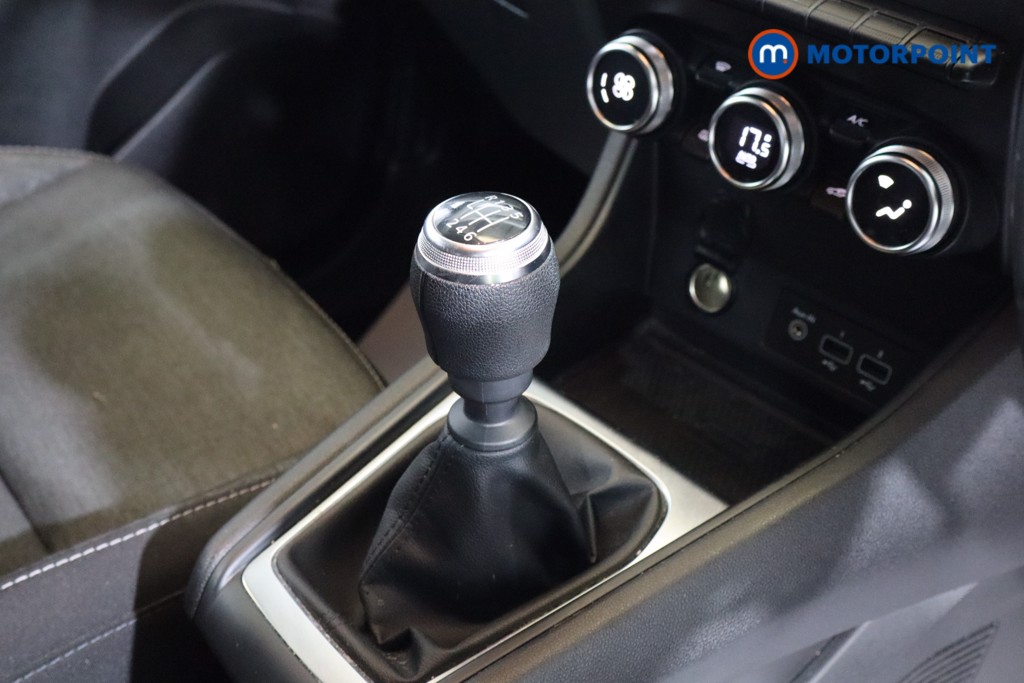 Renault Captur Iconic Manual Petrol SUV - Stock Number (1541349) - 4th supplementary image