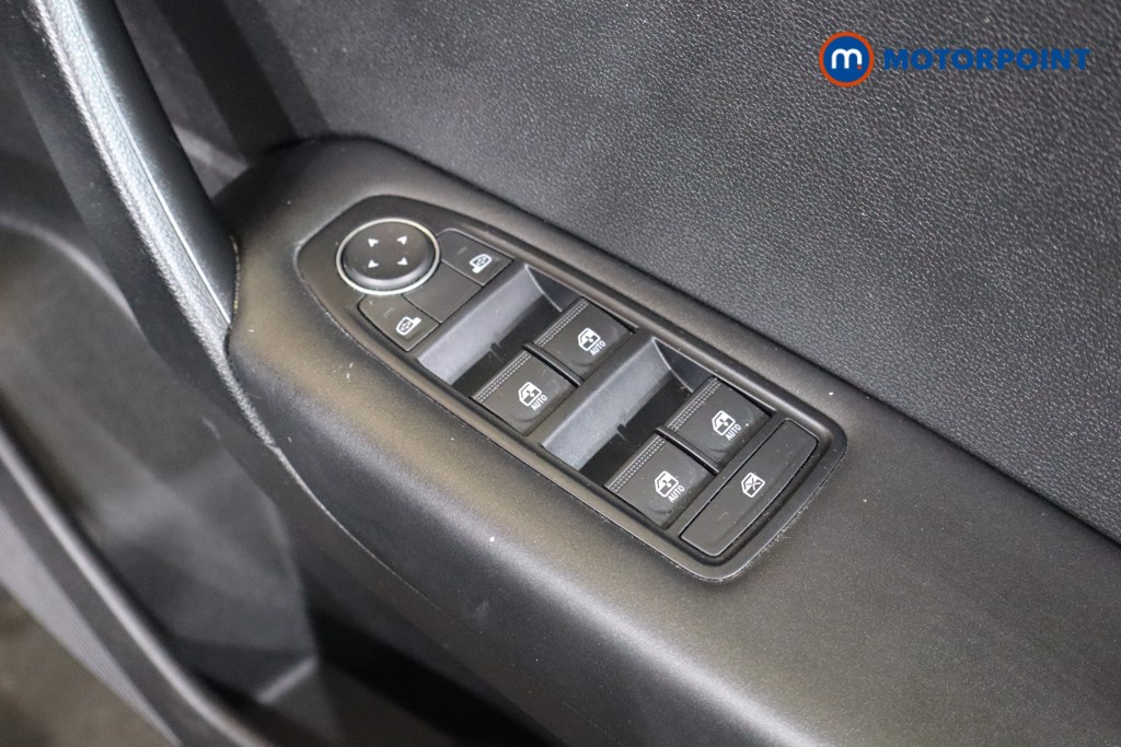 Renault Captur Iconic Manual Petrol SUV - Stock Number (1541349) - 7th supplementary image