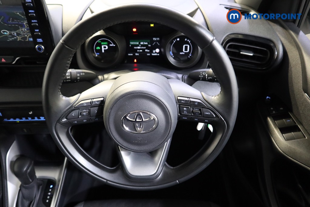 Toyota Yaris Design Automatic Petrol-Electric Hybrid Hatchback - Stock Number (1541631) - 2nd supplementary image