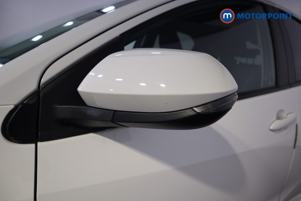 Toyota Yaris Design Automatic Petrol-Electric Hybrid Hatchback - Stock Number (1541631) - 22nd supplementary image