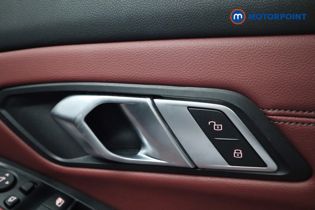 BMW 3 Series Sport Pro Automatic Petrol Plug-In Hybrid Saloon - Stock Number (1542394) - 17th supplementary image