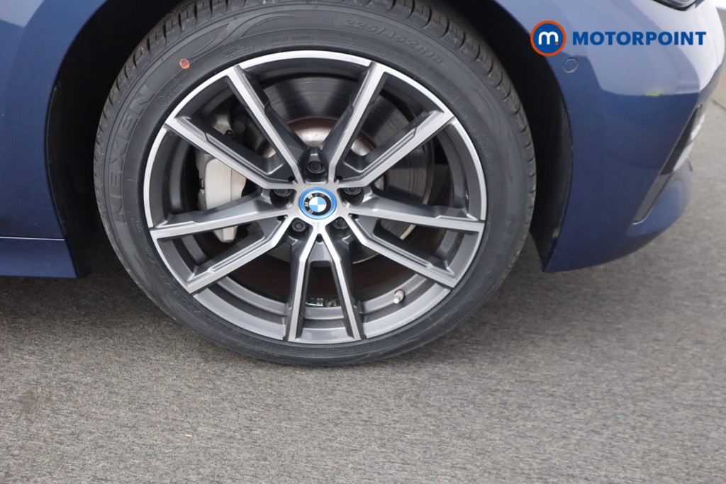 BMW 3 Series Sport Pro Automatic Petrol Plug-In Hybrid Saloon - Stock Number (1542394) - 19th supplementary image