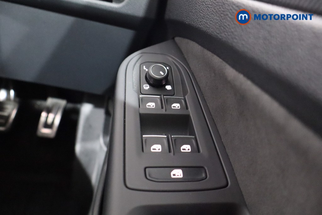 Volkswagen Golf R-Line Automatic Diesel Hatchback - Stock Number (1542397) - 17th supplementary image
