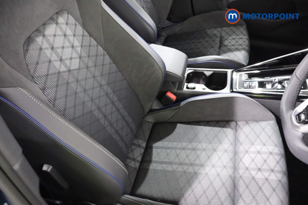 Volkswagen Golf R-Line Automatic Diesel Hatchback - Stock Number (1542409) - 24th supplementary image