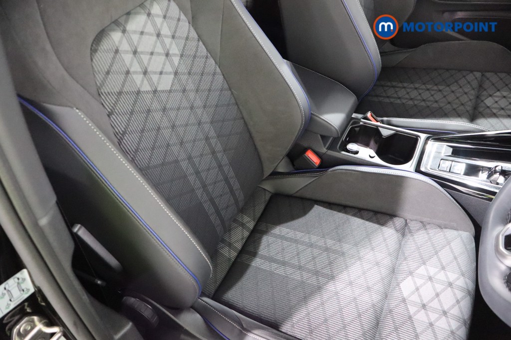 Volkswagen Golf R-Line Automatic Diesel Hatchback - Stock Number (1542413) - 25th supplementary image