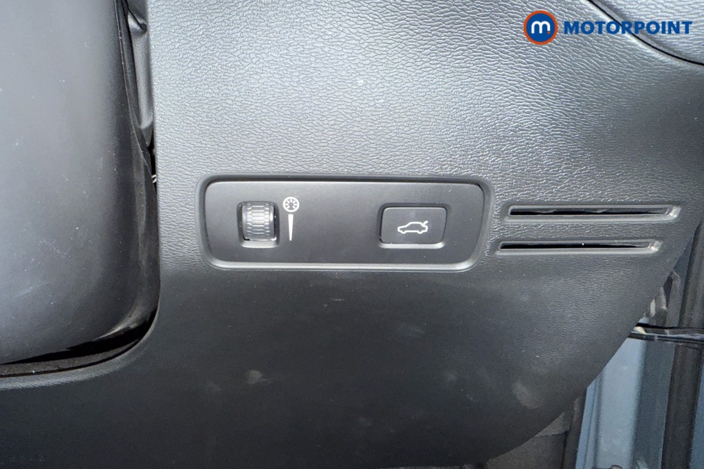 Volvo Xc40 R Design Manual Petrol SUV - Stock Number (1543142) - 15th supplementary image